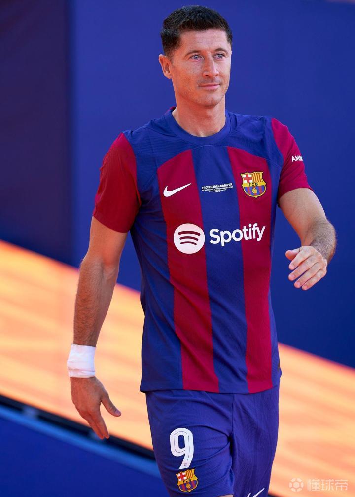 LD 乐动APP下载 - 莱万多夫斯基关键节点出色防守，巴塞罗那带队取胜！